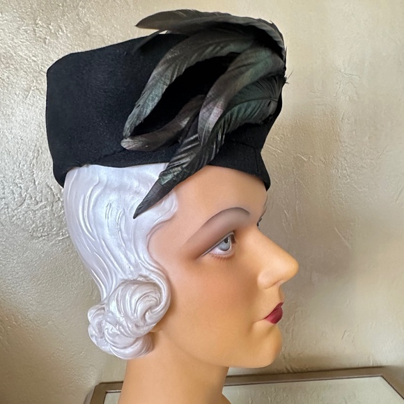 DEBONAIR 1930\'s BLACK FELT HAT + UPTURNED BRIM + IRIDESCENT ROOSTER FEATHER TRIM main image 4